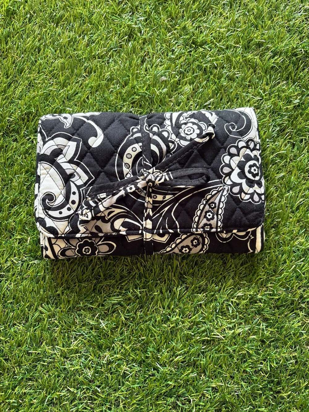 Vera Bradley All Wrapped Up Quilted Jewelry Roll in Midnight Paisley
